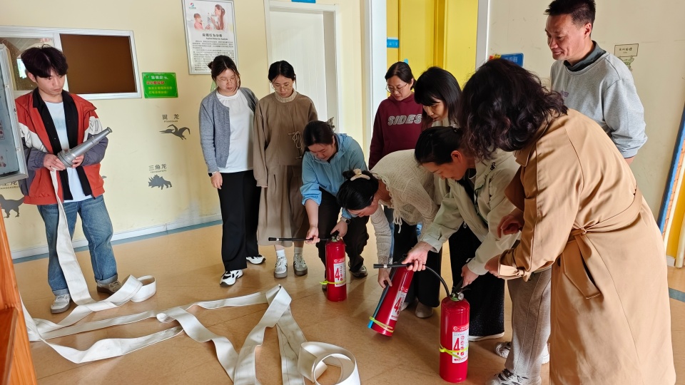 心之初特殊教育学校开展五一节前安全检查及消防应急演练